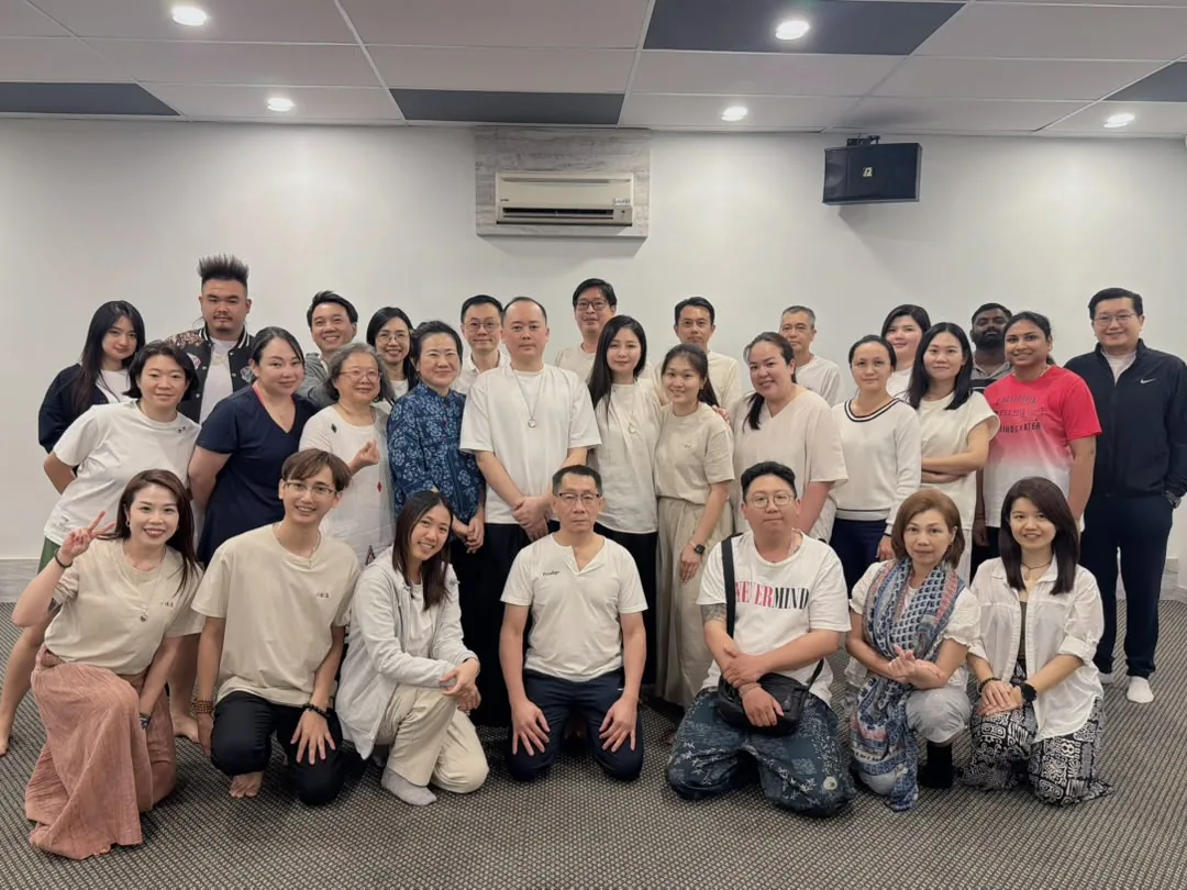 白龙真气 x 昆达里尼活动合影 White Dragon x Kundalini event group photo