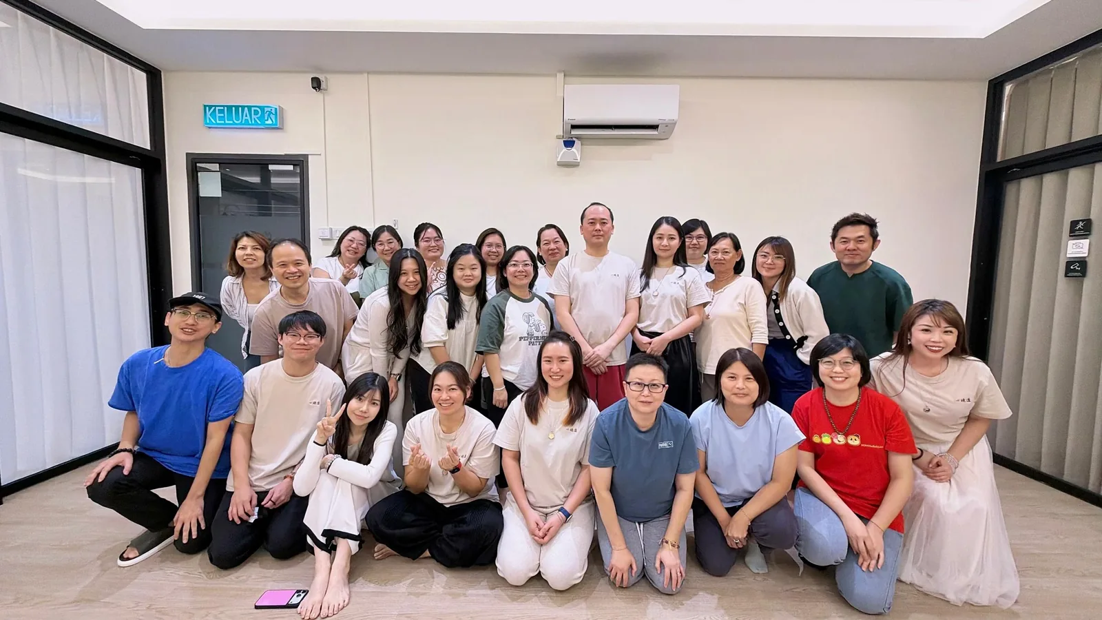 灵修入门学员课后合影 Introduction to Spiritual Practice class group photo