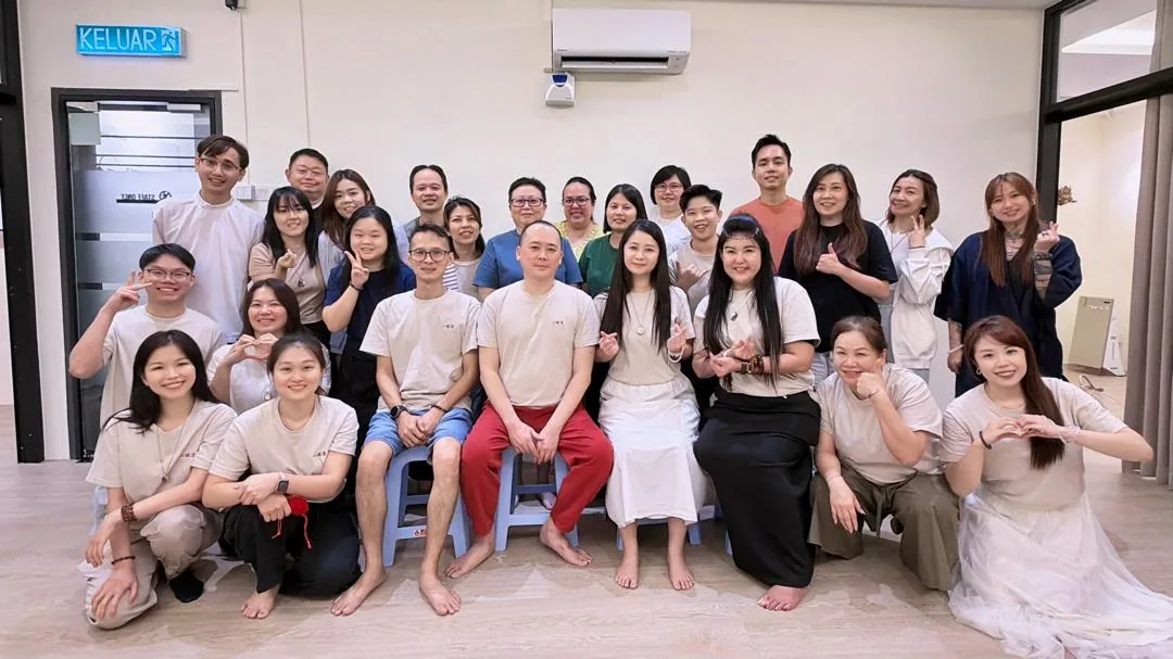 白龙初燃学员课后合影 White Dragon Foundation class group photo