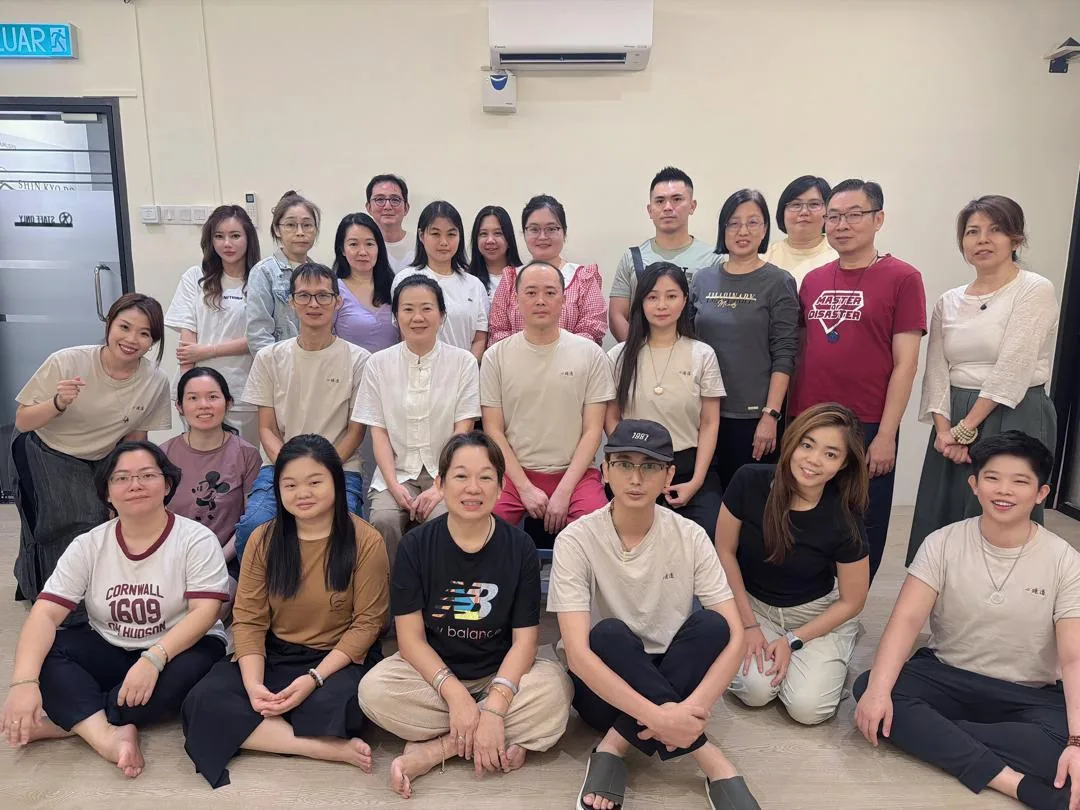 白龙初燃学员课后合影 White Dragon Foundation class group photo